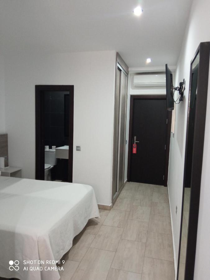 Hostal Campito โกนิล เด ลาฟรอนเตรา ภายนอก รูปภาพ