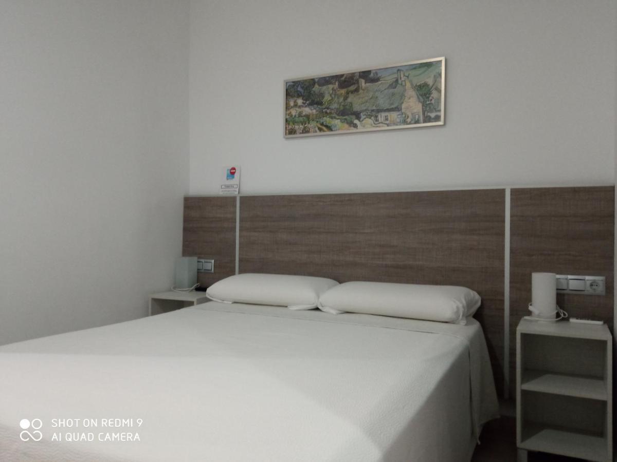 Hostal Campito โกนิล เด ลาฟรอนเตรา ภายนอก รูปภาพ