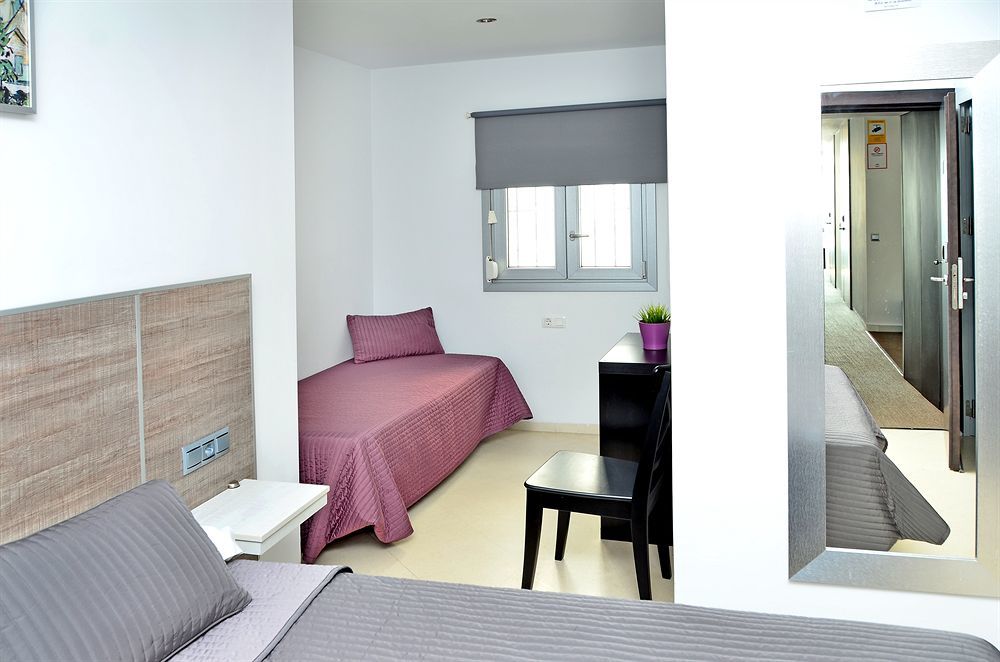 Hostal Campito โกนิล เด ลาฟรอนเตรา ภายนอก รูปภาพ