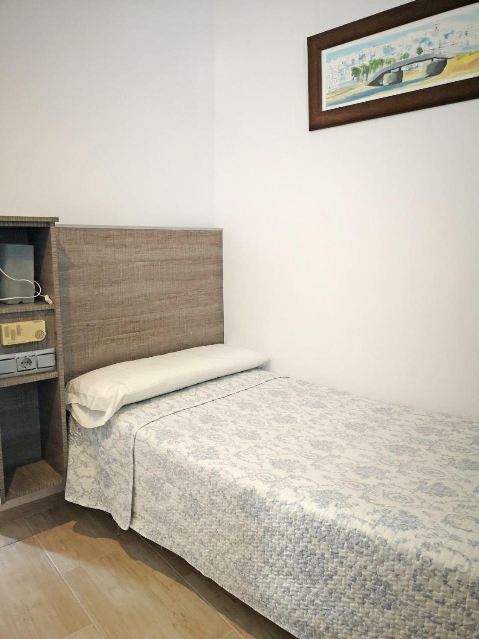Hostal Campito โกนิล เด ลาฟรอนเตรา ภายนอก รูปภาพ